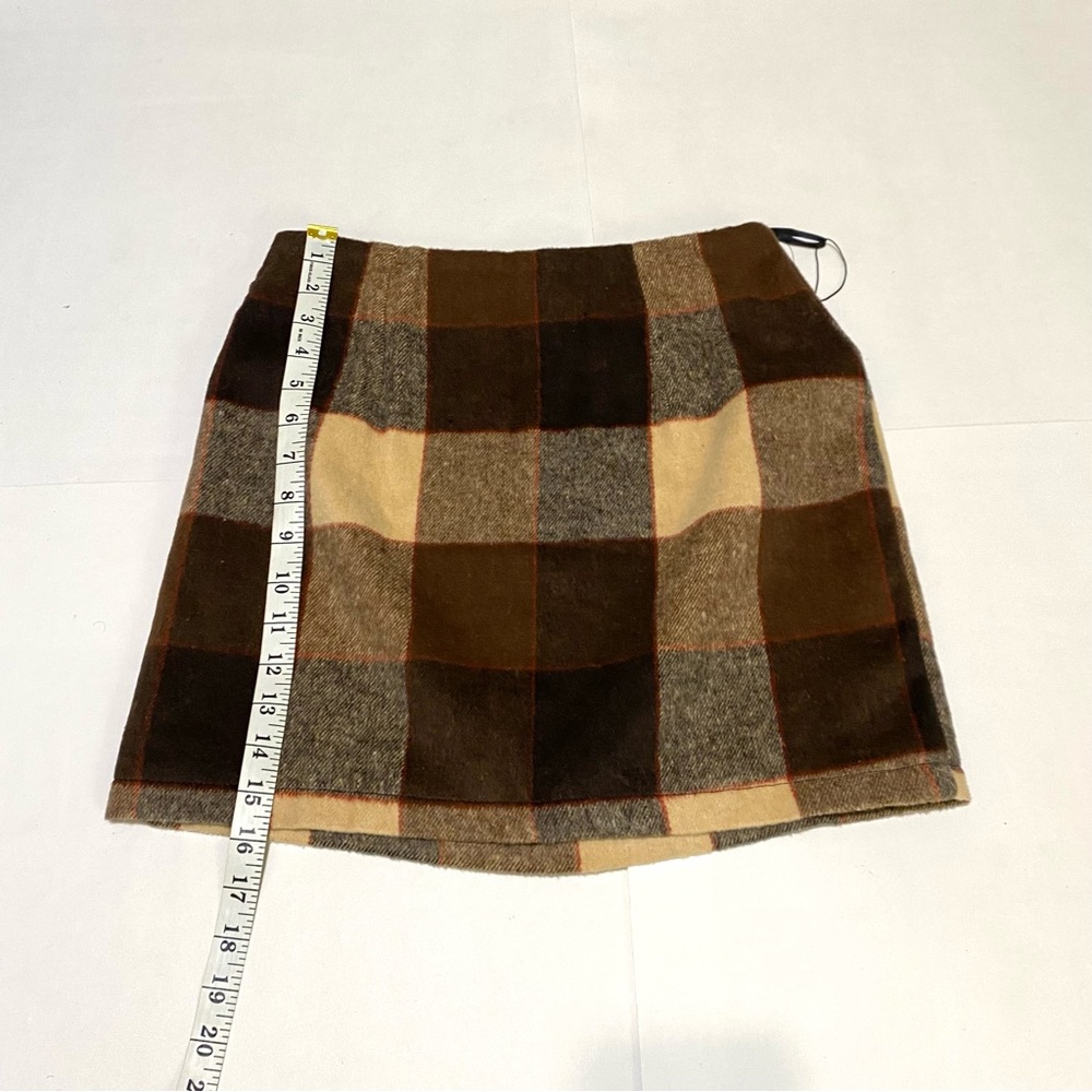 38. Chic Checkered Mini Skirt in Brown and Tan - Picture 7 of 8